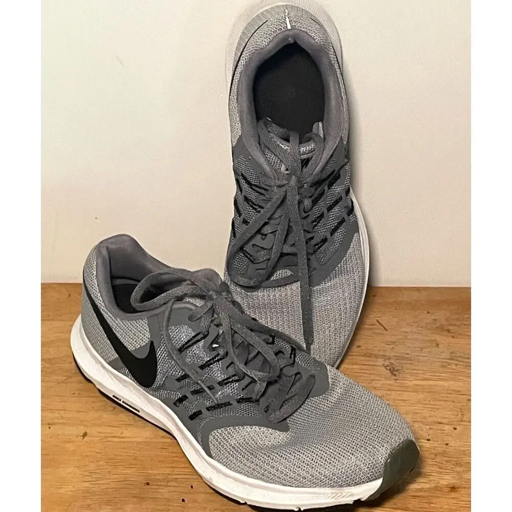 Nike Run Swift Men's Sz 10 Gray Black Running Athletic Shoes Sneakers 908989-002